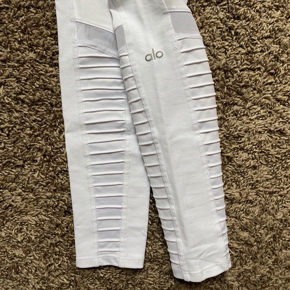 Alo Yoga High-Waist Moto Leggings - Picture 6 of 10